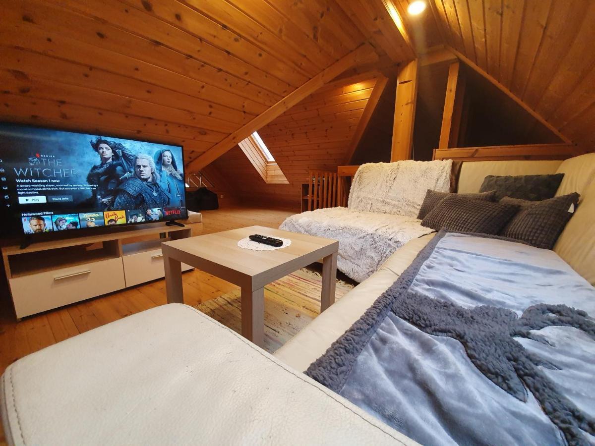 Cosy Spacious Wooden Chalet Na Hrib Stiska Vas 外观 照片